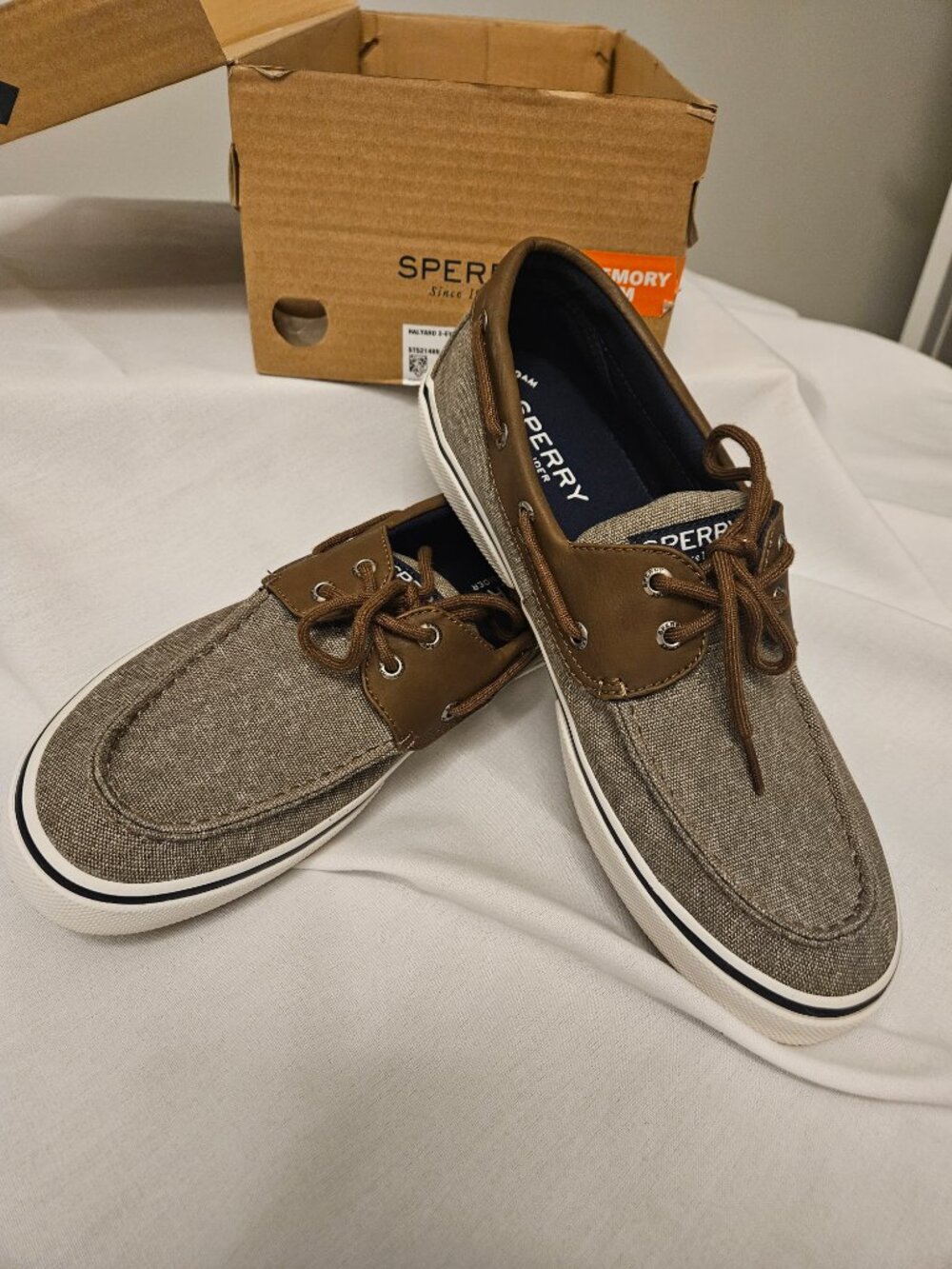 Sperry Halyard 2-Eye Chambray Chocolate 10.5M Men's Boat Shoes